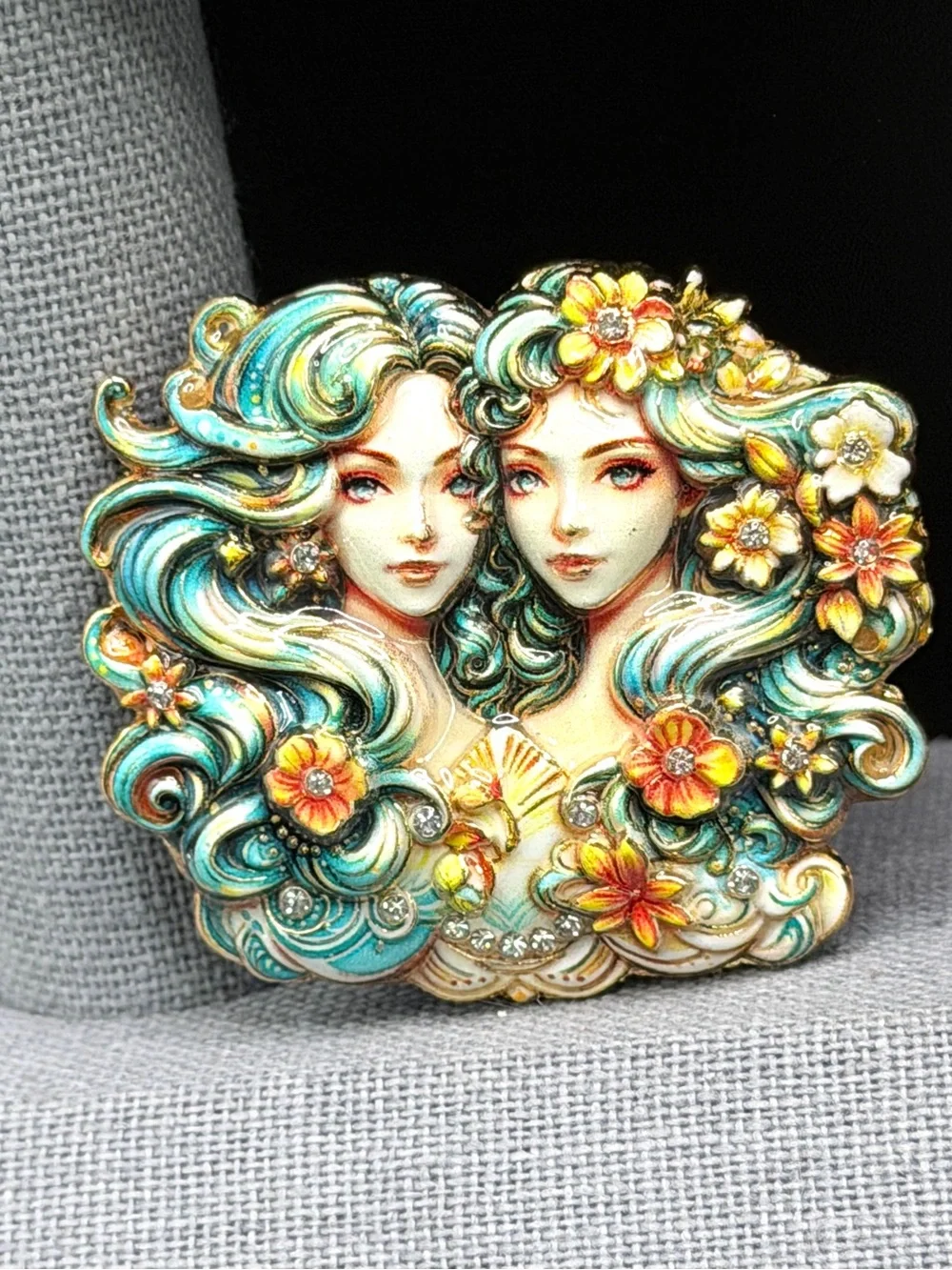 Unmarked enamel rhinestone